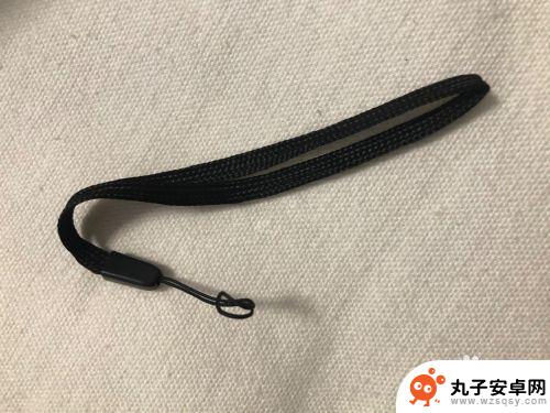 手机饰品怎么取 手机挂件怎么挂不伤手机