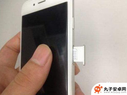 苹果7p手机屏幕黑屏怎么办 iPhone7P黑屏无法操作怎么办