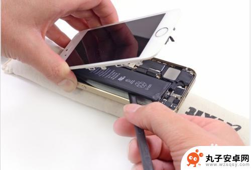 苹果手机5s如何拆开 iPhone5S拆机步骤图解