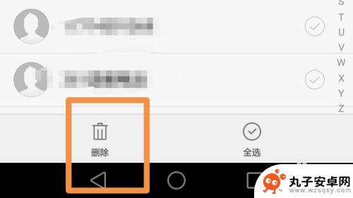 怎么将手机联系人全部删除 如何在手机上批量删除联系人